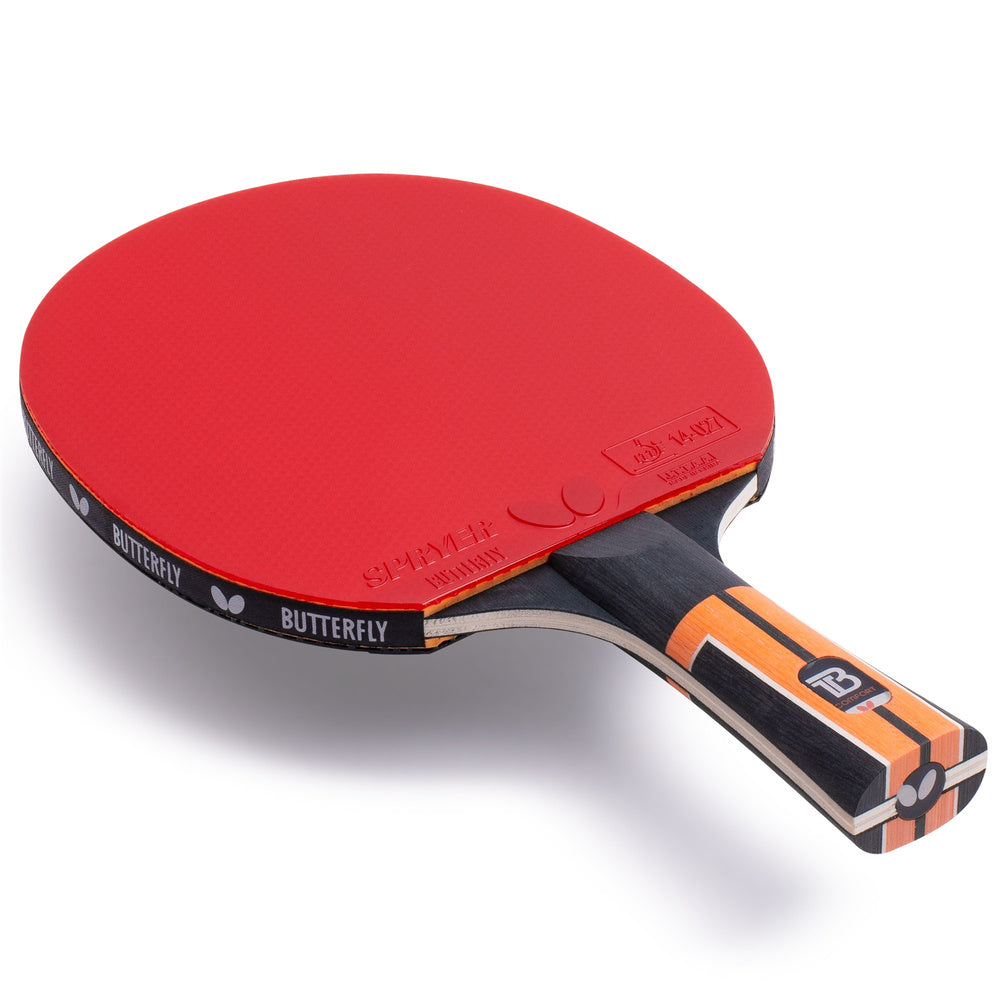 Butterfly Timo Boll Comfort mit rotem Belag und orange-schwarzem Griff aus seitlicher Perspektive