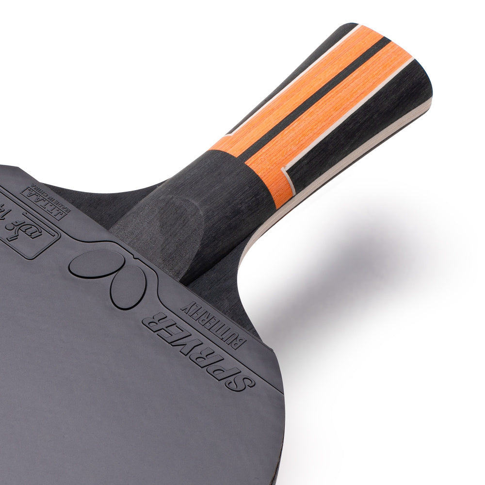Butterfly Timo Boll Comfort Detail des schwarzen Spryer-Belags und der Griffrückseite